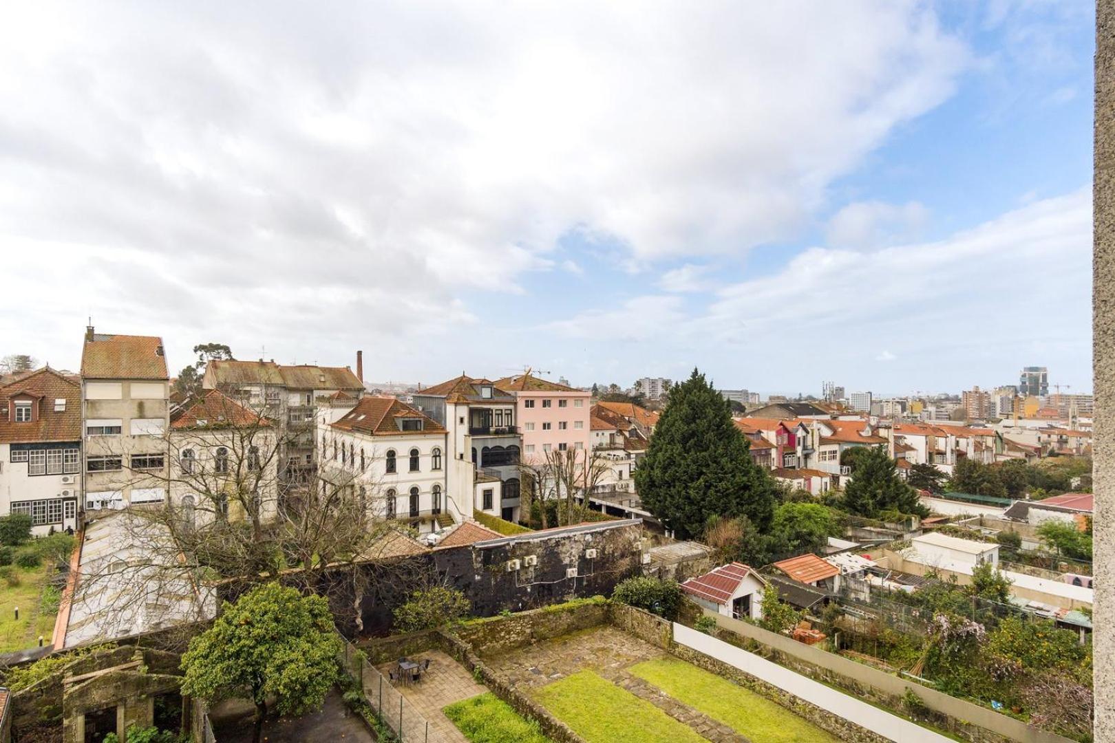 Guestready - Urban Oasis With Private Balcony Apartman Porto Kültér fotó