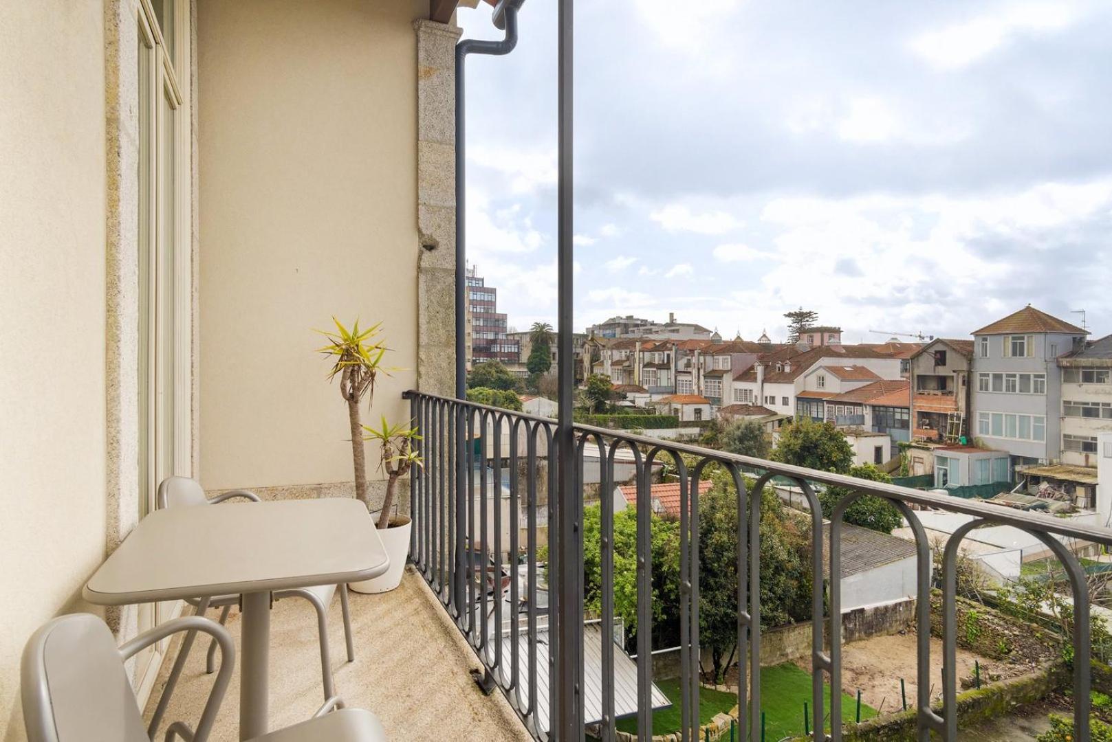 Guestready - Urban Oasis With Private Balcony Apartman Porto Kültér fotó